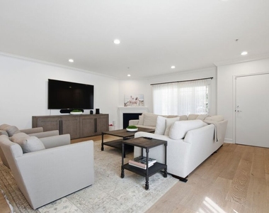 11908 Darlington Avenue - Photo Thumbnail 9