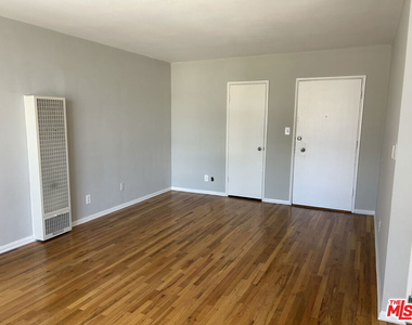5820 W Olympic Boulevard - Photo Thumbnail 4