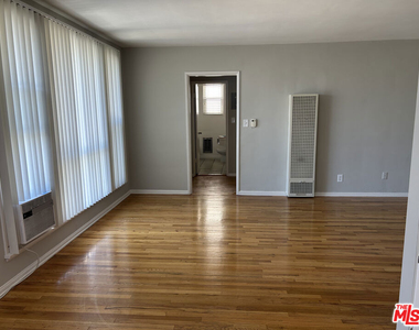 5820 W Olympic Boulevard - Photo Thumbnail 10