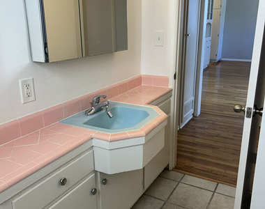 5820 W Olympic Boulevard - Photo Thumbnail 16