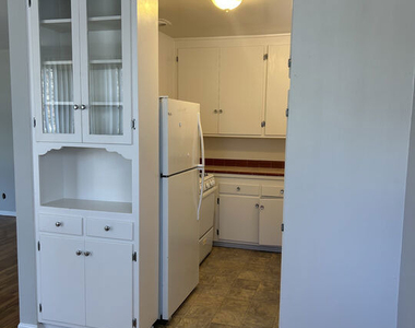 5820 W Olympic Boulevard - Photo Thumbnail 8