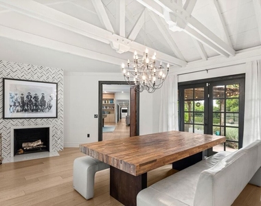 4145 Sunswept Drive - Photo Thumbnail 2