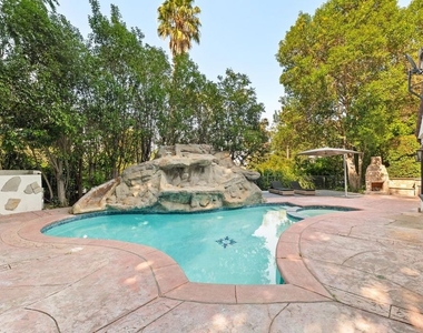 4145 Sunswept Drive - Photo Thumbnail 30