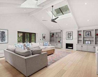 4145 Sunswept Drive - Photo Thumbnail 9