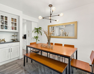 6250 Buckingham - Photo Thumbnail 5