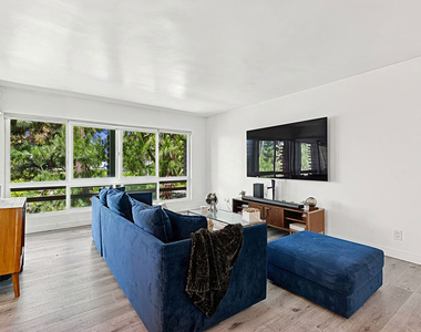 6250 Buckingham - Photo Thumbnail 1