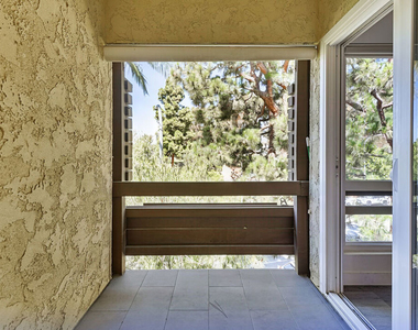 6250 Buckingham - Photo Thumbnail 17