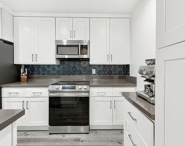 6250 Buckingham - Photo Thumbnail 7