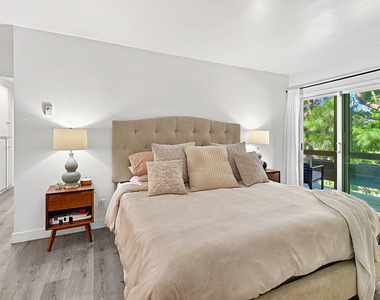 6250 Buckingham - Photo Thumbnail 12