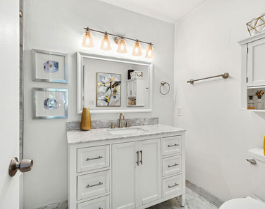 6250 Buckingham - Photo Thumbnail 14