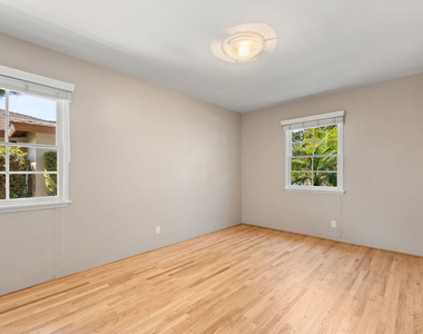 6542 W 80th Place - Photo Thumbnail 7