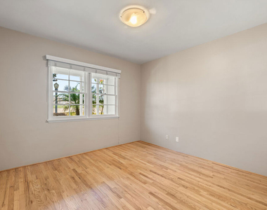 6542 W 80th Place - Photo Thumbnail 8