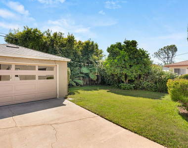 6542 W 80th Place - Photo Thumbnail 16