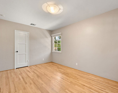 6542 W 80th Place - Photo Thumbnail 12