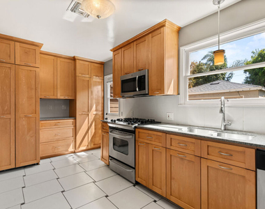 6542 W 80th Place - Photo Thumbnail 6