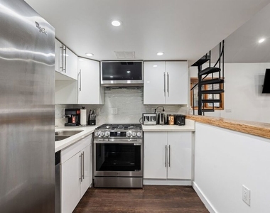 6438 W 87th Place - Photo Thumbnail 5