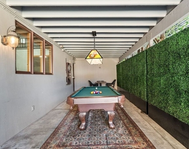 6438 W 87th Place - Photo Thumbnail 7
