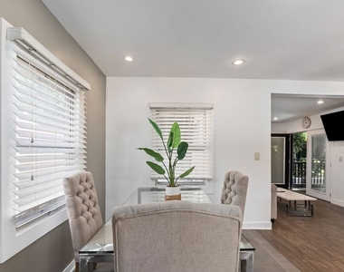 6440 W 87th Place - Photo Thumbnail 6