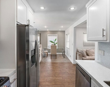 6440 W 87th Place - Photo Thumbnail 9