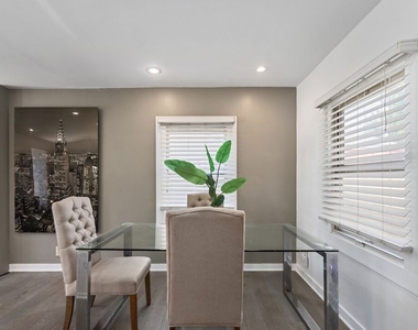 6440 W 87th Place - Photo Thumbnail 5