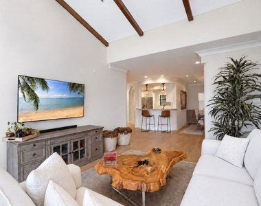 10618 Woodbridge Street - Photo Thumbnail 2
