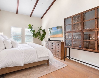 10618 Woodbridge Street - Photo Thumbnail 11