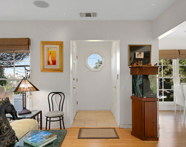3331 Bennett Drive - Photo Thumbnail 8