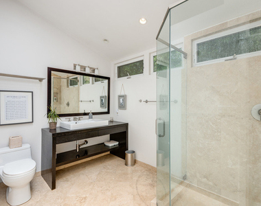 2417 Bryan Avenue - Photo Thumbnail 8