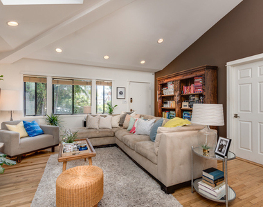 2417 Bryan Avenue - Photo Thumbnail 3