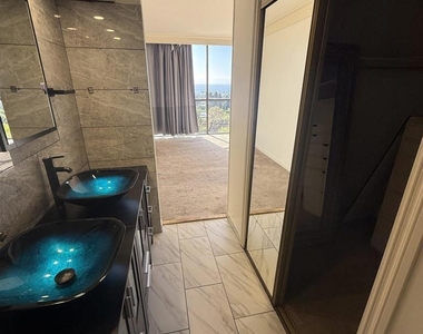 2500 Torrey Pines Rd - Photo Thumbnail 7