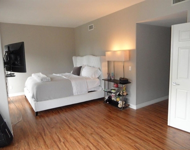 3060 6th Avenue - Photo Thumbnail 12