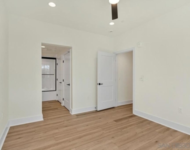 1103 Catania Ct - Photo Thumbnail 15