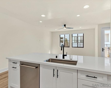 1103 Catania Ct - Photo Thumbnail 4