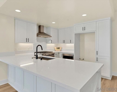 1103 Catania Ct - Photo Thumbnail 5