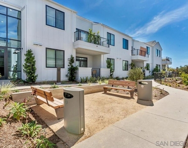 1103 Catania Ct - Photo Thumbnail 19