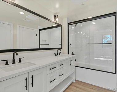 1103 Catania Ct - Photo Thumbnail 16