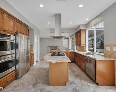 6320 Ballantine Place - Photo Thumbnail 17