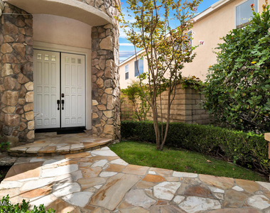 6320 Ballantine Place - Photo Thumbnail 2