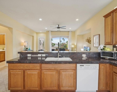 80570 Hoylake Drive - Photo Thumbnail 13