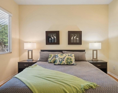 80570 Hoylake Drive - Photo Thumbnail 18