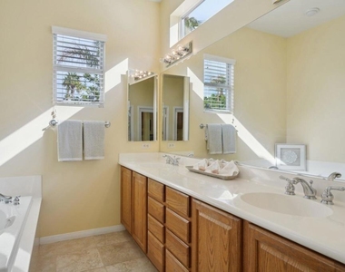 80570 Hoylake Drive - Photo Thumbnail 21