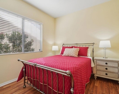 80570 Hoylake Drive - Photo Thumbnail 23