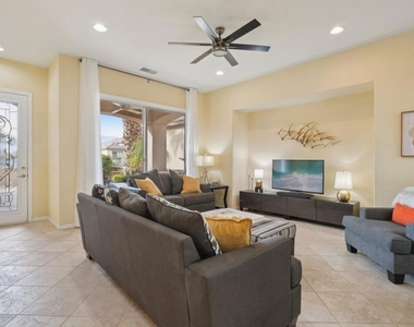 80570 Hoylake Drive - Photo Thumbnail 2