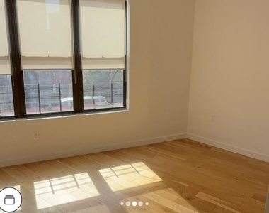 2807 3rd Avenue - Photo Thumbnail 2