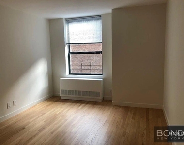 West 87th Street - Photo Thumbnail 6