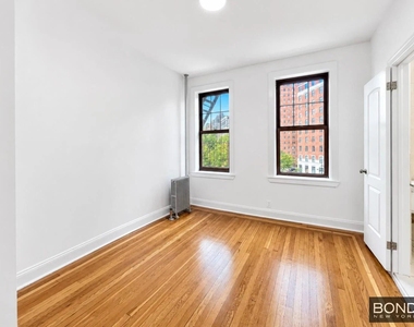 West 11th Street - Photo Thumbnail 4
