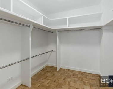 East 79th Street - Photo Thumbnail 12