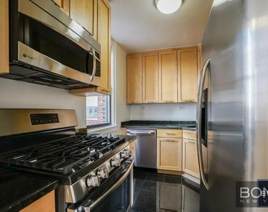 East 79th Street - Photo Thumbnail 9