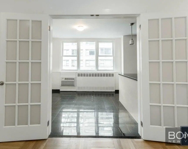 East 79th Street - Photo Thumbnail 6
