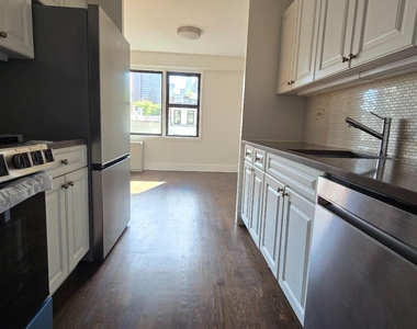 East 63rd Street - Photo Thumbnail 12